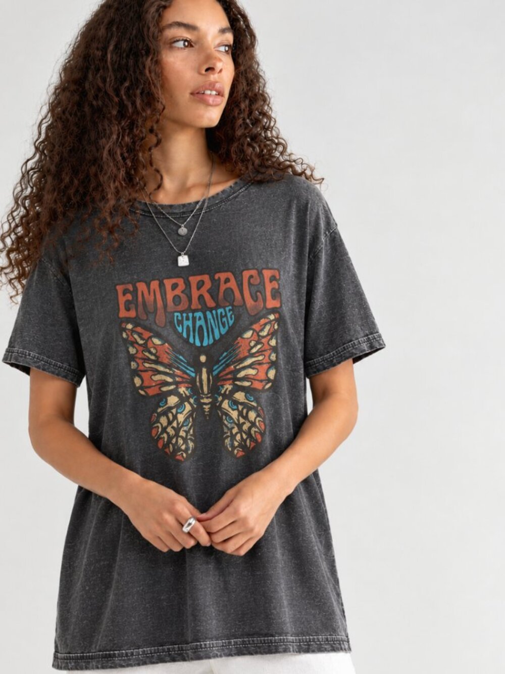 BOUTIQUE HIPPEE HARVEST EMBRACE CHANGE MINERAL WASH TEE